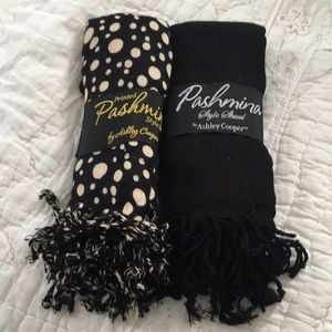 Set of 2 pashminas. Black and Tan